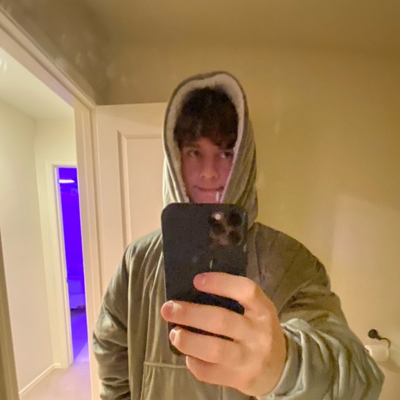 Meet your Posher, Matthew - Picture 1 of 1